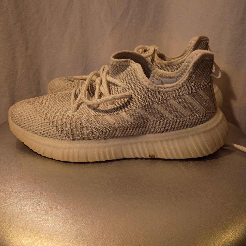 Avia Women's Athletic Shoes - Cream